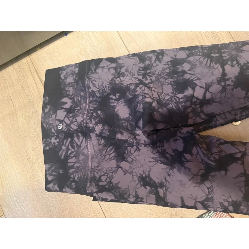 Lululemon leggings size 6